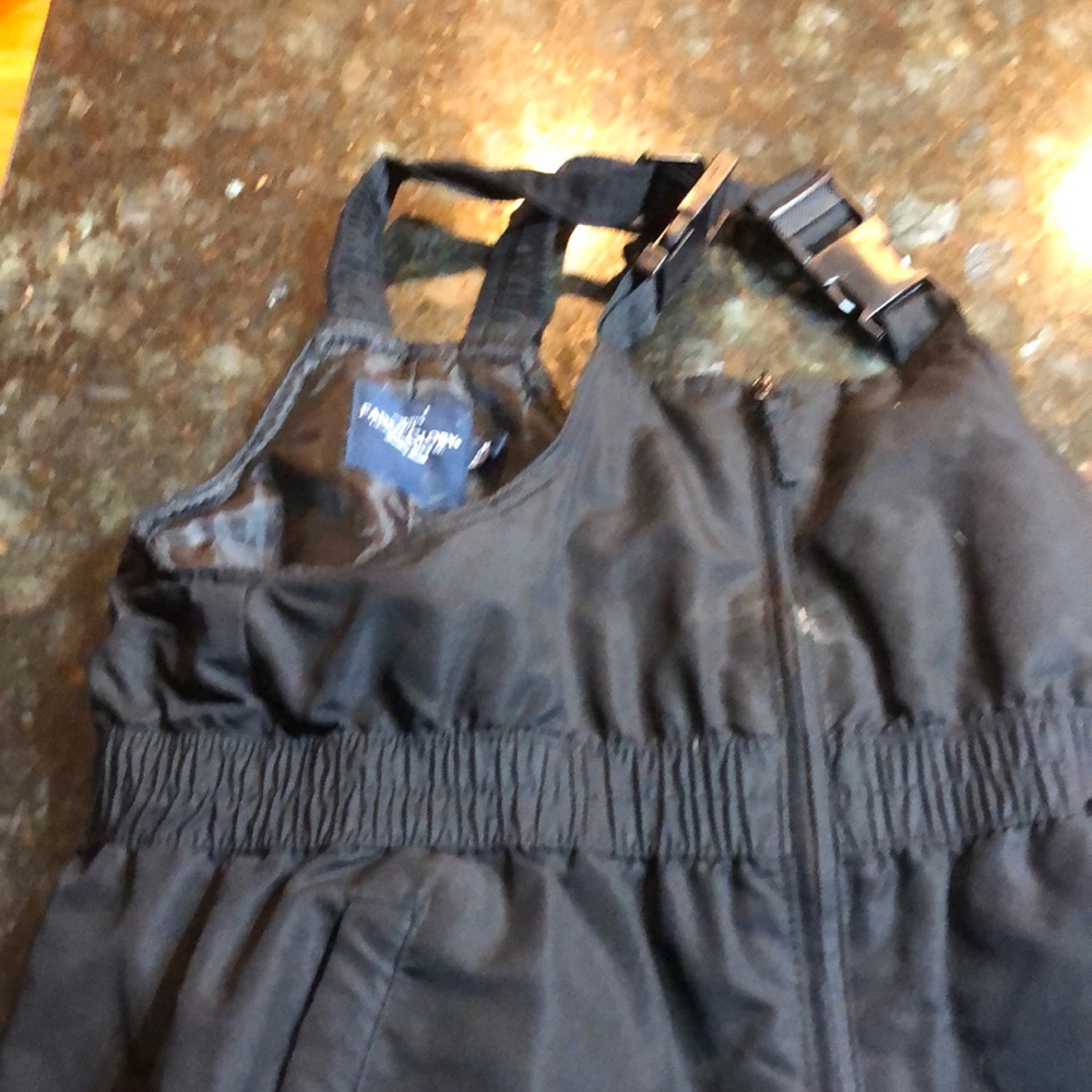 Black snow pants.